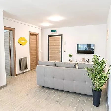 Aparthotel Monik Yellow Alezzi Năvodari