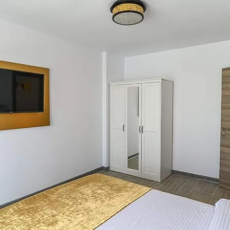Monik Yellow Alezzi Năvodari